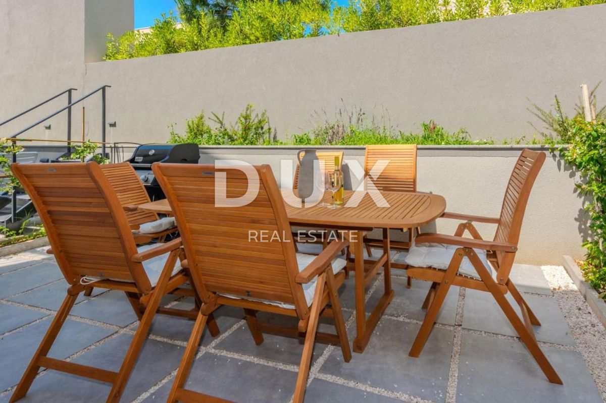 ZADAR, ZATON - Moderna vrstna hiša 1. vrsta do morja A