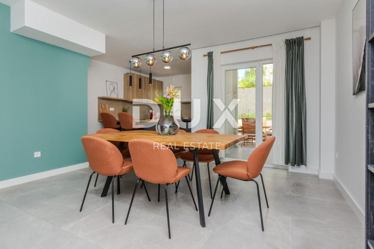 ZADAR, ZATON - Moderna vrstna hiša 1. vrsta do morja A