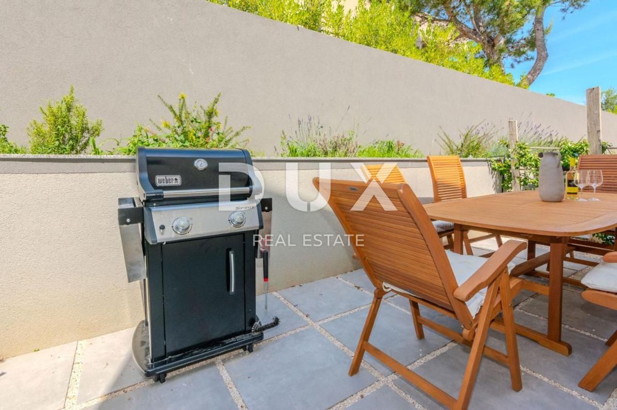 ZADAR, ZATON - Moderna vrstna hiša 1. vrsta do morja A