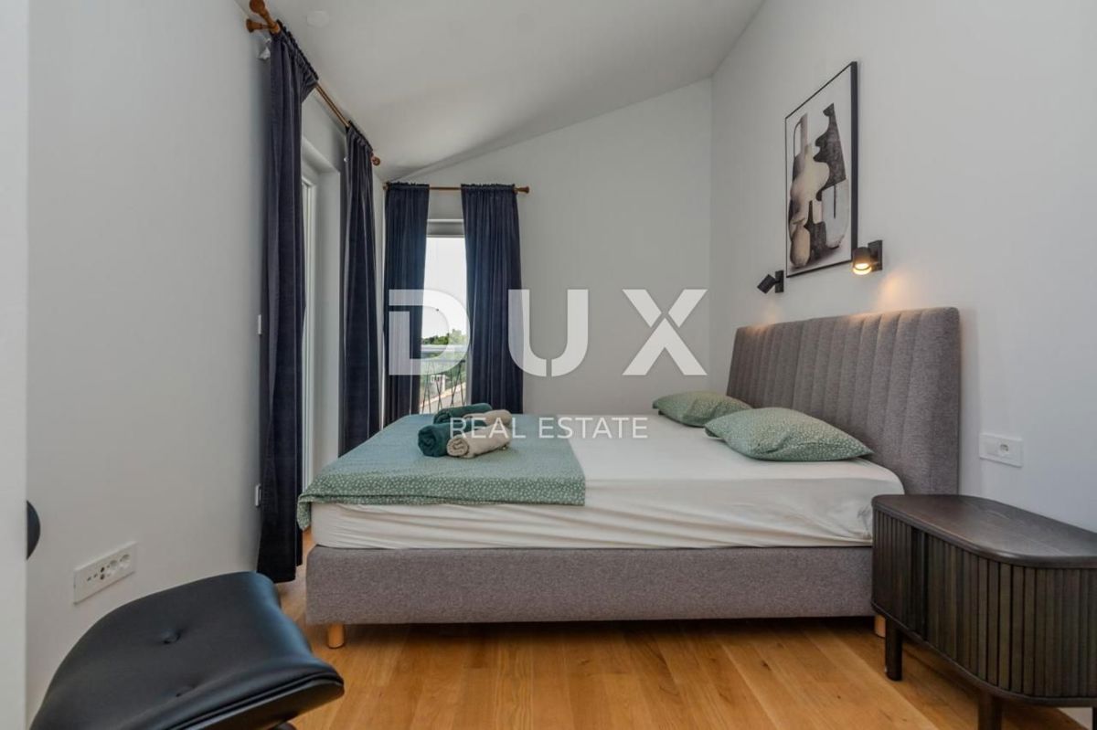 ZADAR, ZATON - Moderna vrstna hiša 1. vrsta do morja A