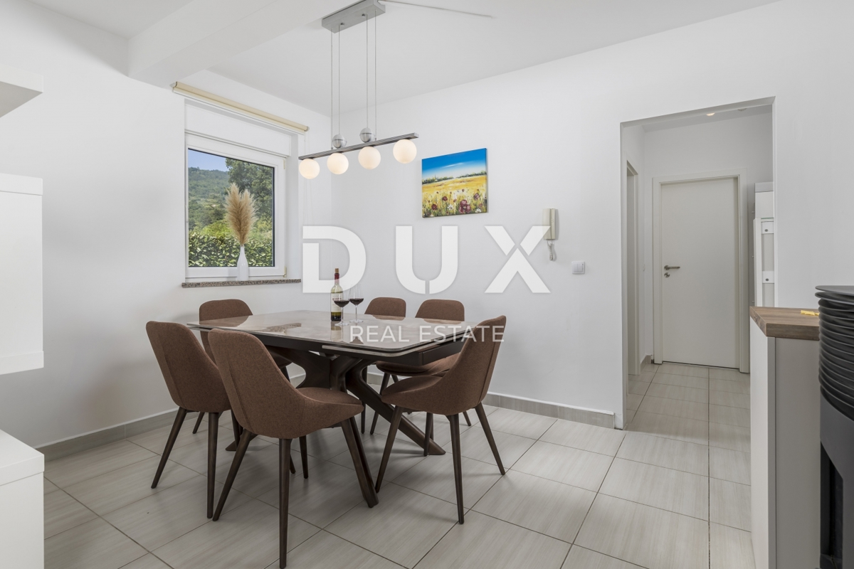 OPATIJA, IČIĆI - stanovanje 65m2 s teraso, pogledom na morje, vrtom in skupnim bazenom