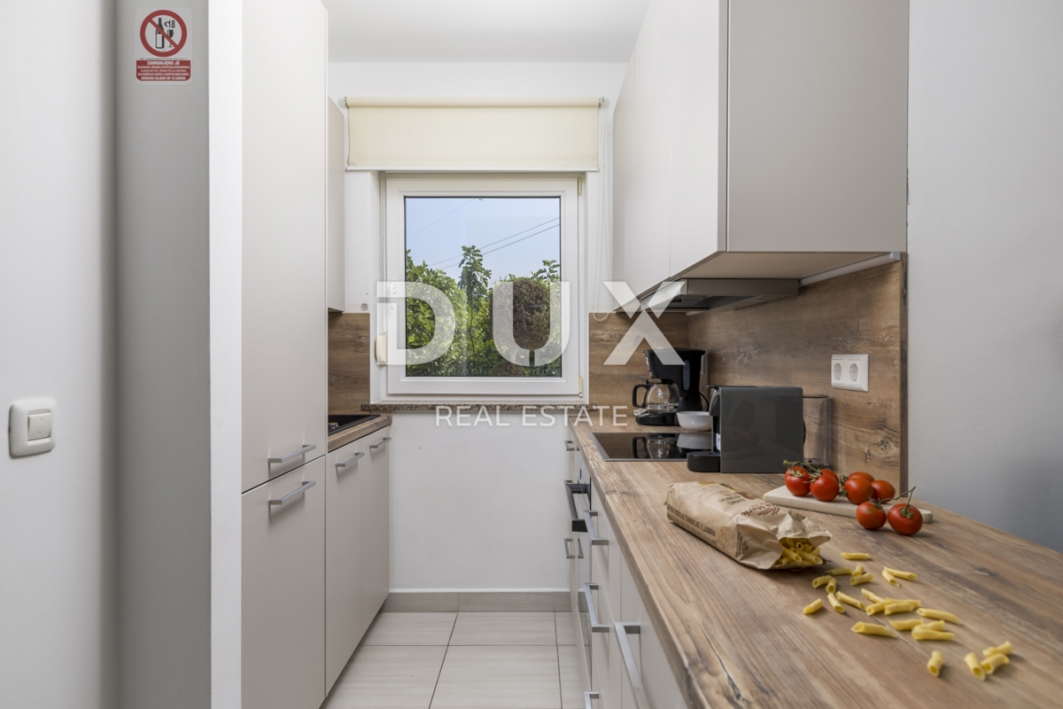 OPATIJA, IČIĆI - stanovanje 65m2 s teraso, pogledom na morje, vrtom in skupnim bazenom