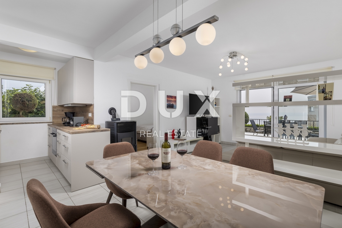 OPATIJA, IČIĆI - stanovanje 65m2 s teraso, pogledom na morje, vrtom in skupnim bazenom