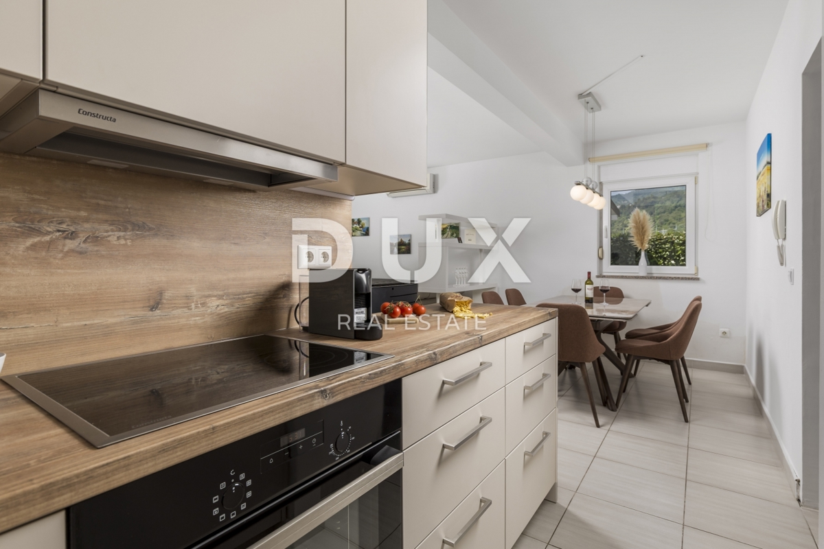 OPATIJA, IČIĆI - stanovanje 65m2 s teraso, pogledom na morje, vrtom in skupnim bazenom