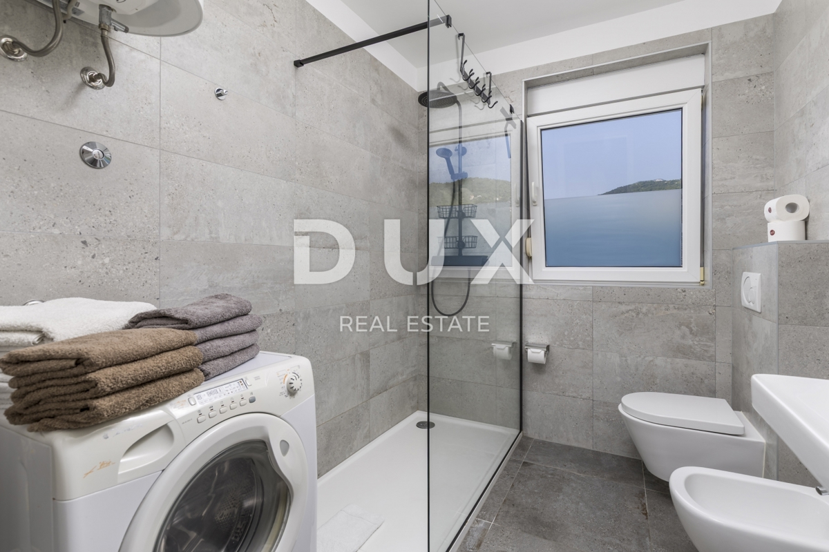 OPATIJA, IČIĆI - stanovanje 65m2 s teraso, pogledom na morje, vrtom in skupnim bazenom