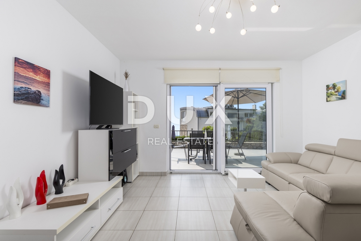 OPATIJA, IČIĆI - stanovanje 65m2 s teraso, pogledom na morje, vrtom in skupnim bazenom