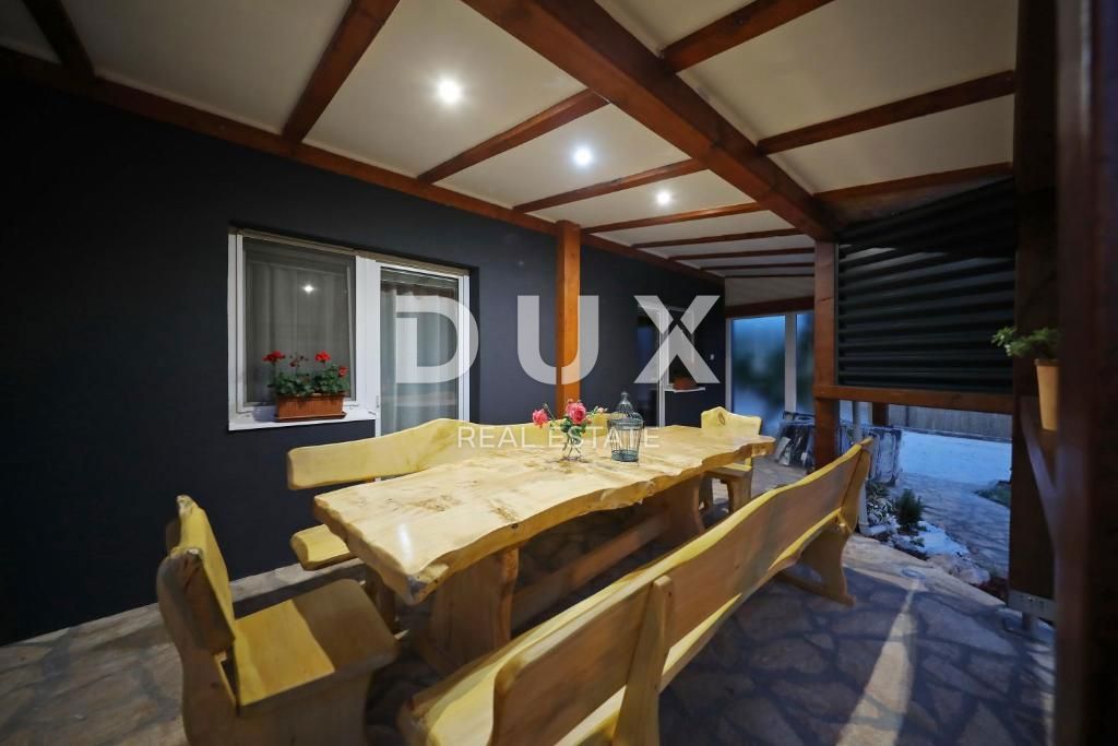 ZADAR, DEBELJAK - Čudovita vila z bazenom