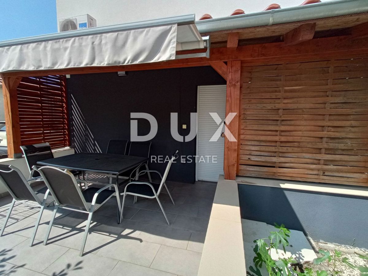 ZADAR, DEBELJAK - Čudovita vila z bazenom