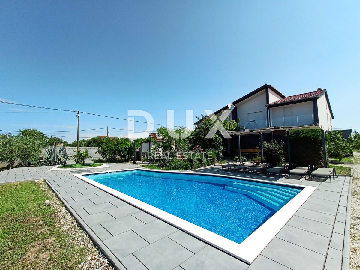 ZADAR, DEBELJAK - Čudovita vila z bazenom