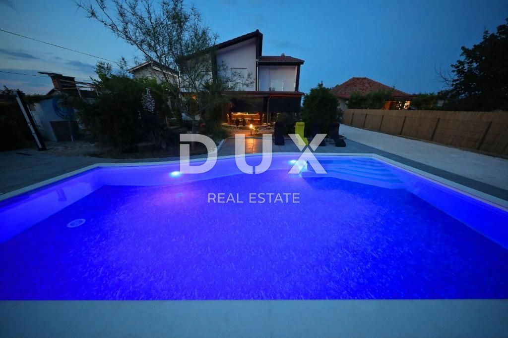 ZADAR, DEBELJAK - Čudovita vila z bazenom