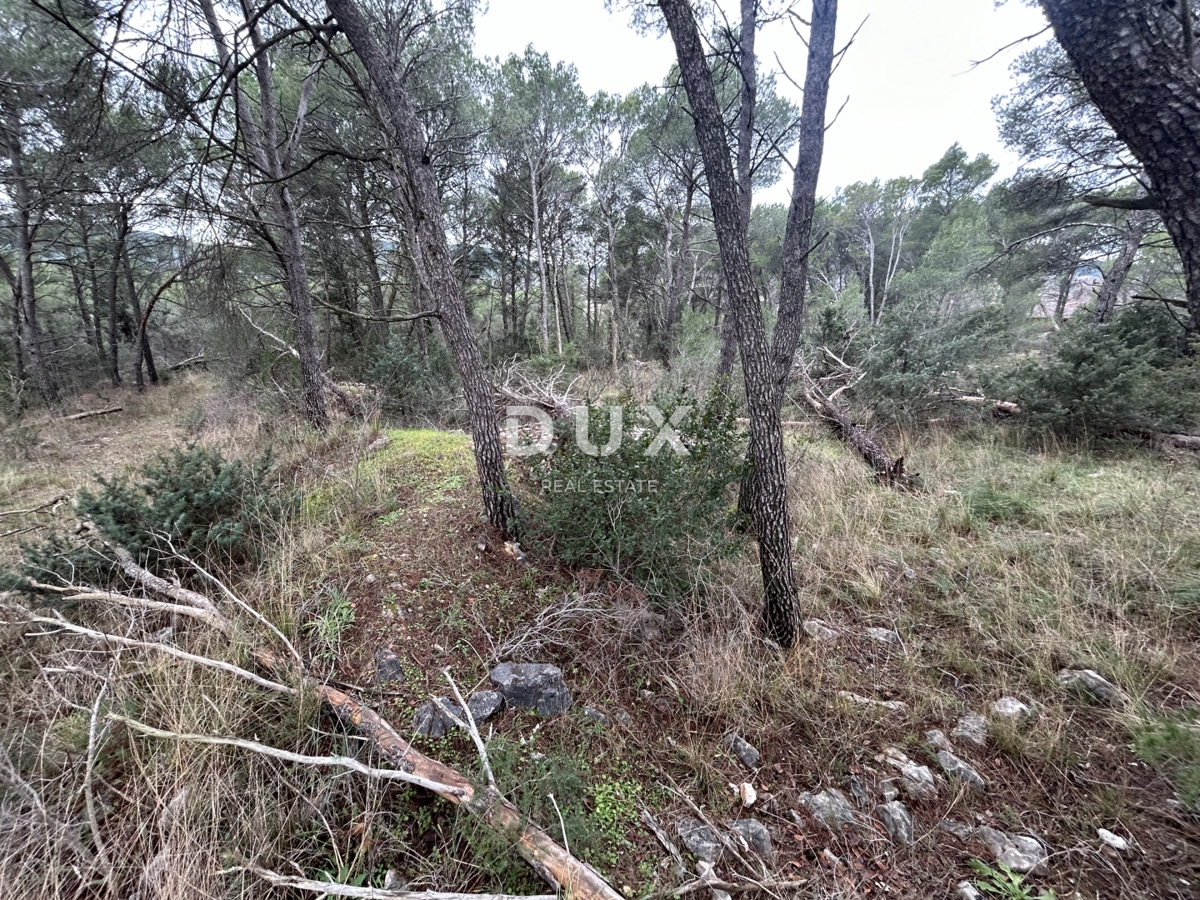 ŠIBENIK, JURASI – Gradbeno zemljišče na robu gradbenega območja