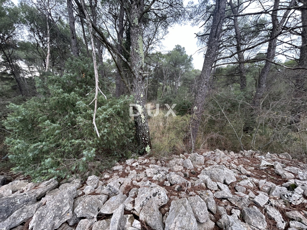 ŠIBENIK, JURASI – Gradbeno zemljišče na robu gradbenega območja