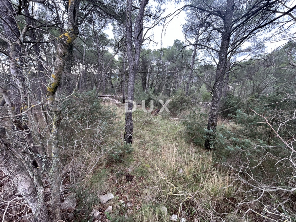 ŠIBENIK, JURASI – Gradbeno zemljišče na robu gradbenega območja