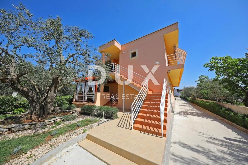 SUKOŠAN - Hiša 150m od morja