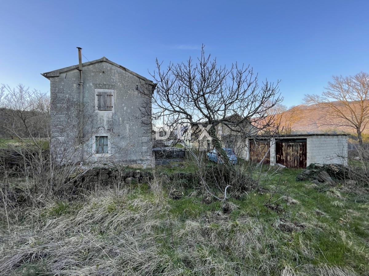 ISTRA, KRŠAN - Istrsko posestvo na robu vasi