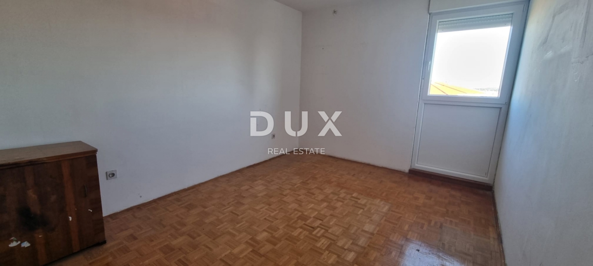 ISTRA, PULA - Stanovanje za adaptacijo na iskani lokaciji!