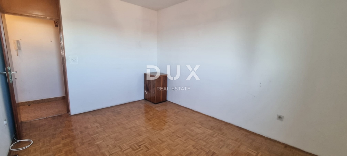 ISTRA, PULA - Stanovanje za adaptacijo na iskani lokaciji!