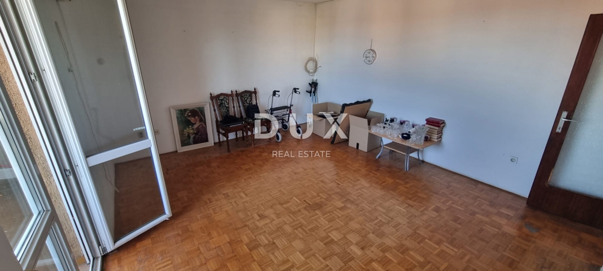 ISTRA, PULA - Stanovanje za adaptacijo na iskani lokaciji!