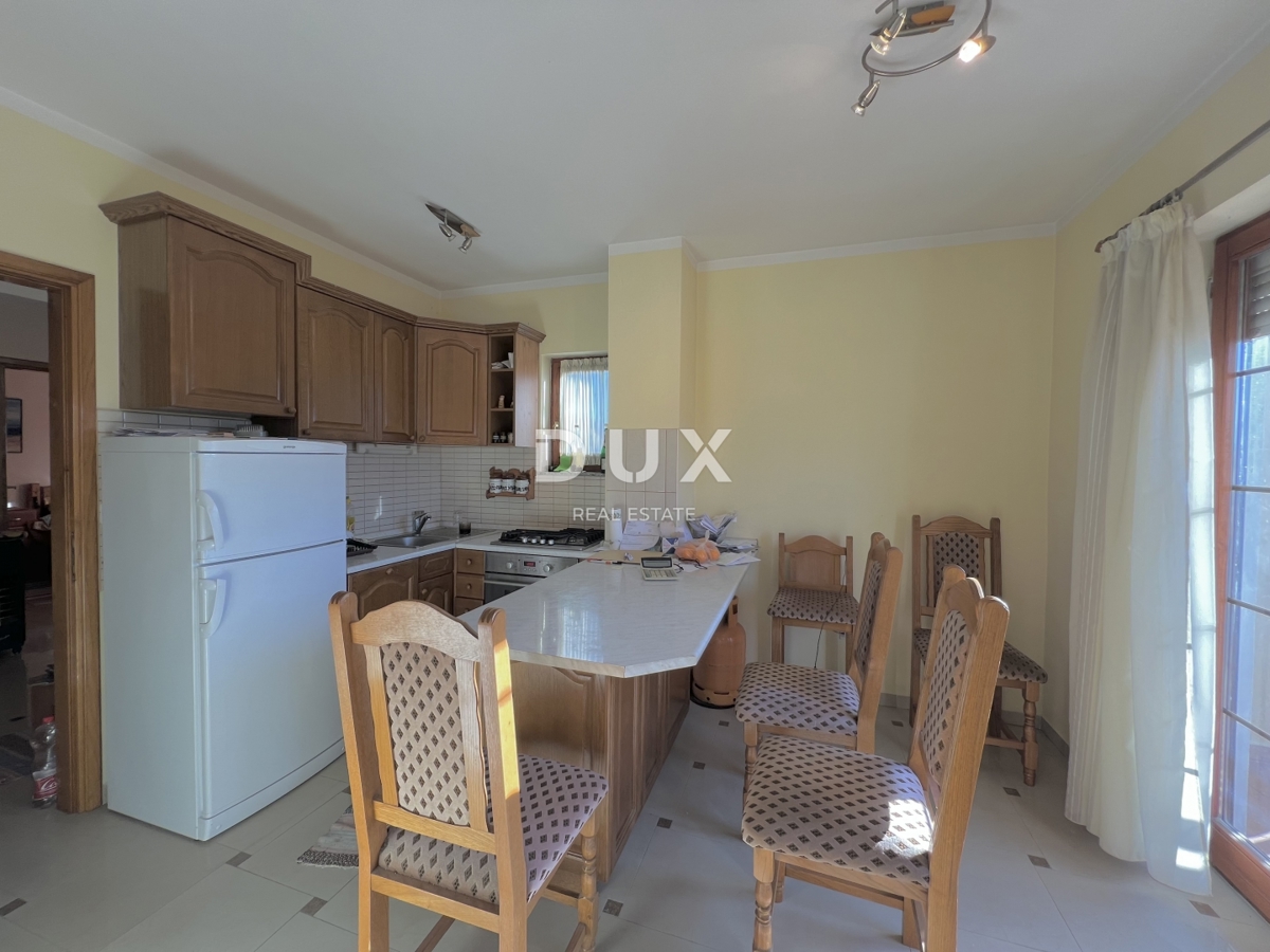 MARINIĆI, VIŠKOVO – Stanovanjsko-poslovna stavba z investicijskim potencialom