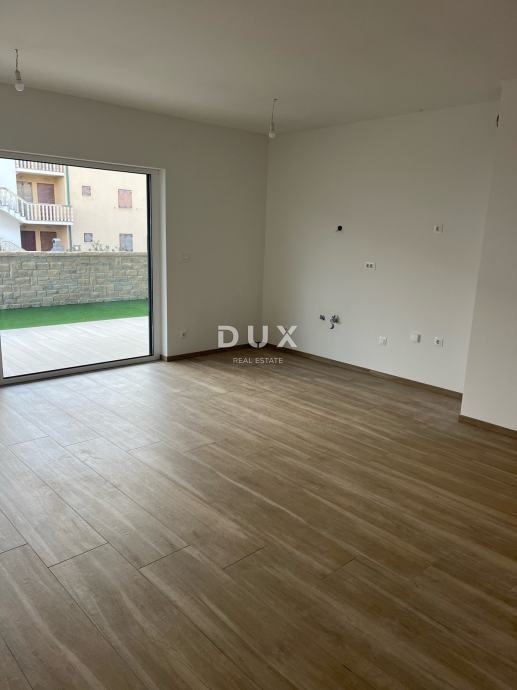 OTOK PAG, POVLJANA - Apartma z vrtom 100 m od morja!