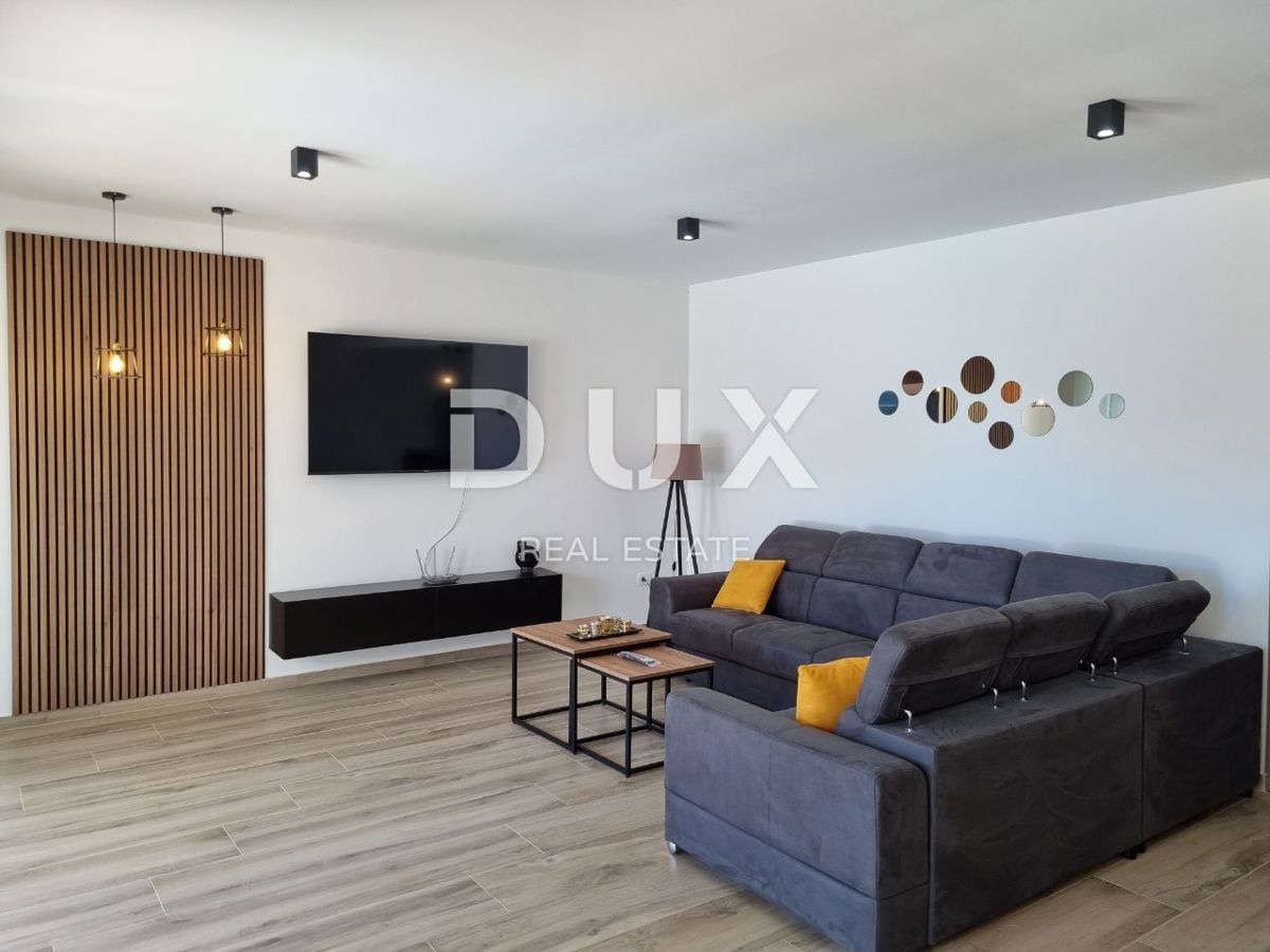 ISTRA, SVETVINČENAT - Moderna enonadstropna hiša z bazenom, obdana z naravo