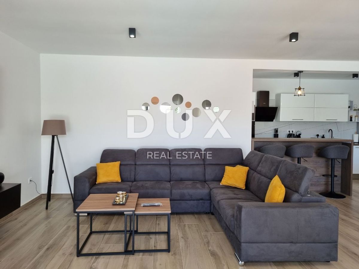 ISTRA, SVETVINČENAT - Moderna enonadstropna hiša z bazenom, obdana z naravo