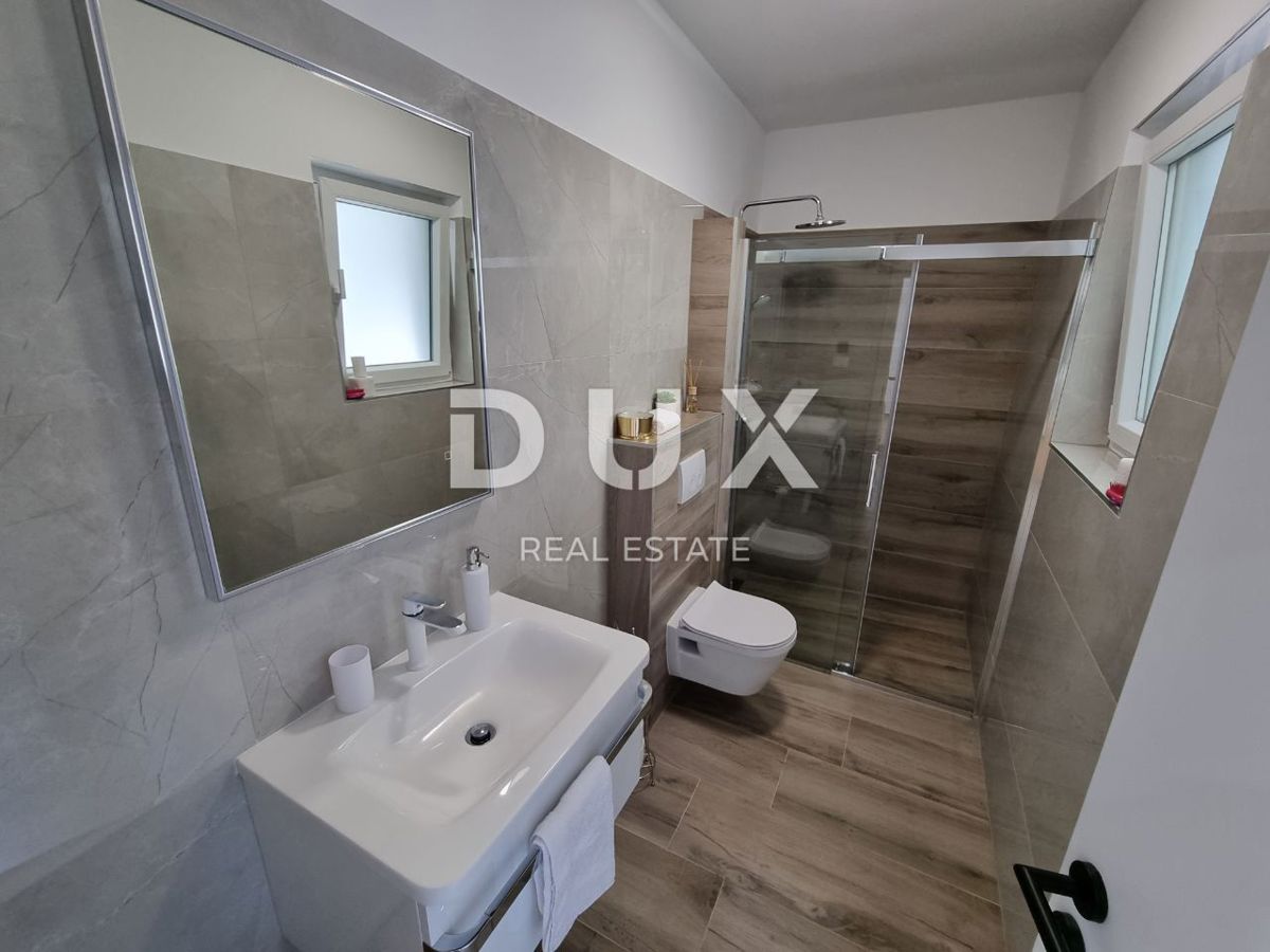 ISTRA, SVETVINČENAT - Moderna enonadstropna hiša z bazenom, obdana z naravo