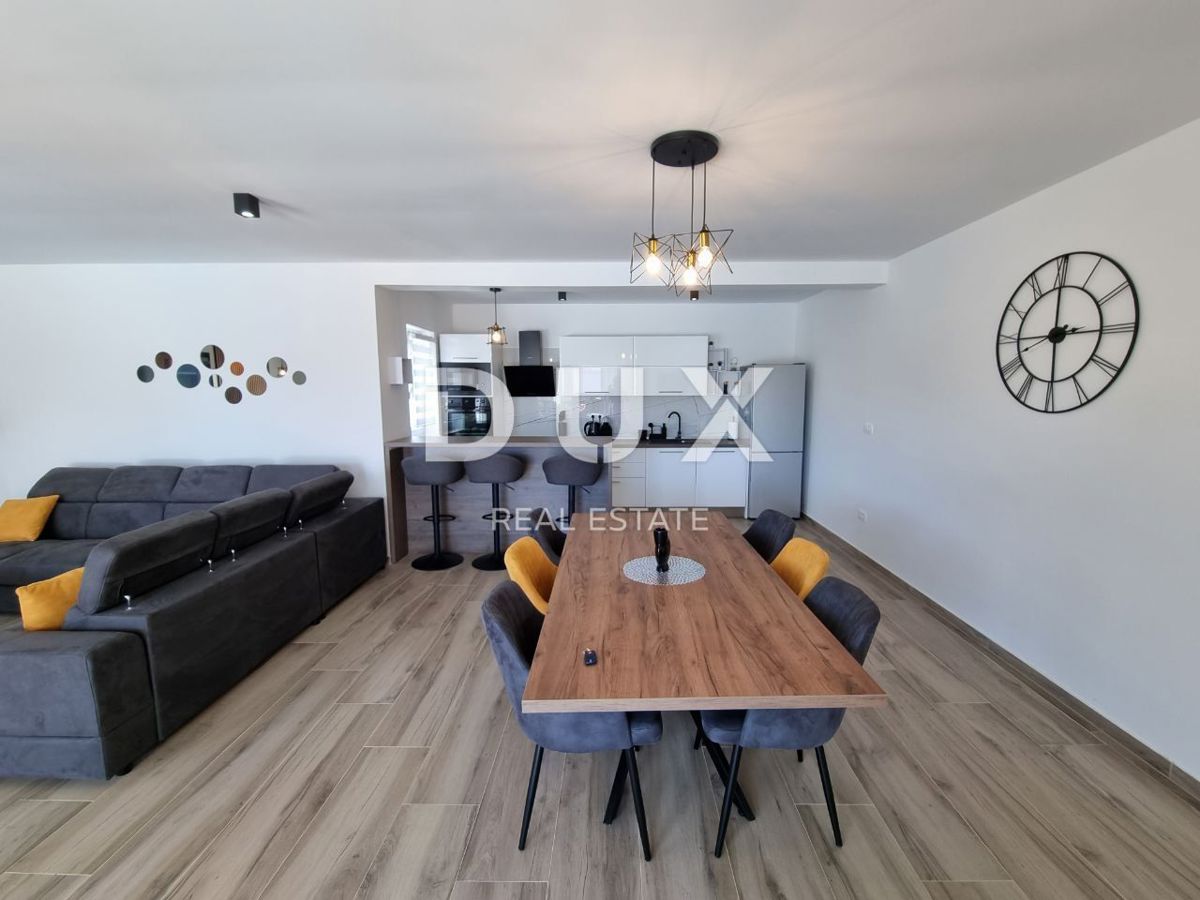 ISTRA, SVETVINČENAT - Moderna enonadstropna hiša z bazenom, obdana z naravo