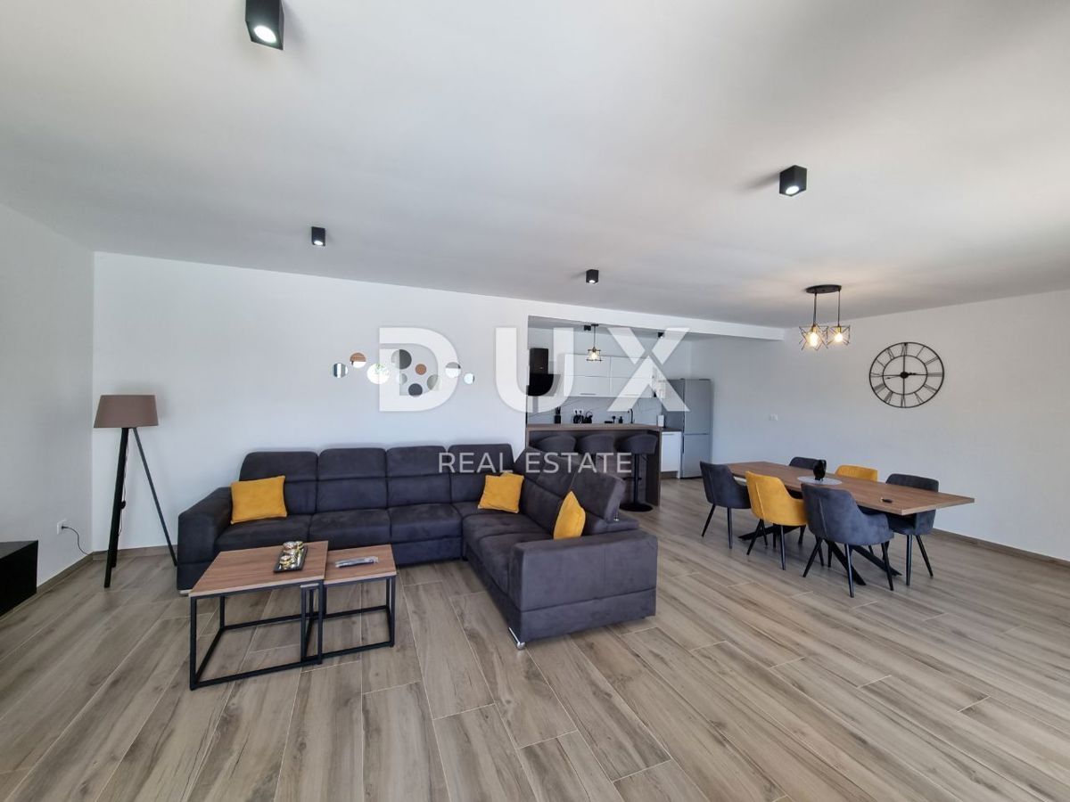 ISTRA, SVETVINČENAT - Moderna enonadstropna hiša z bazenom, obdana z naravo