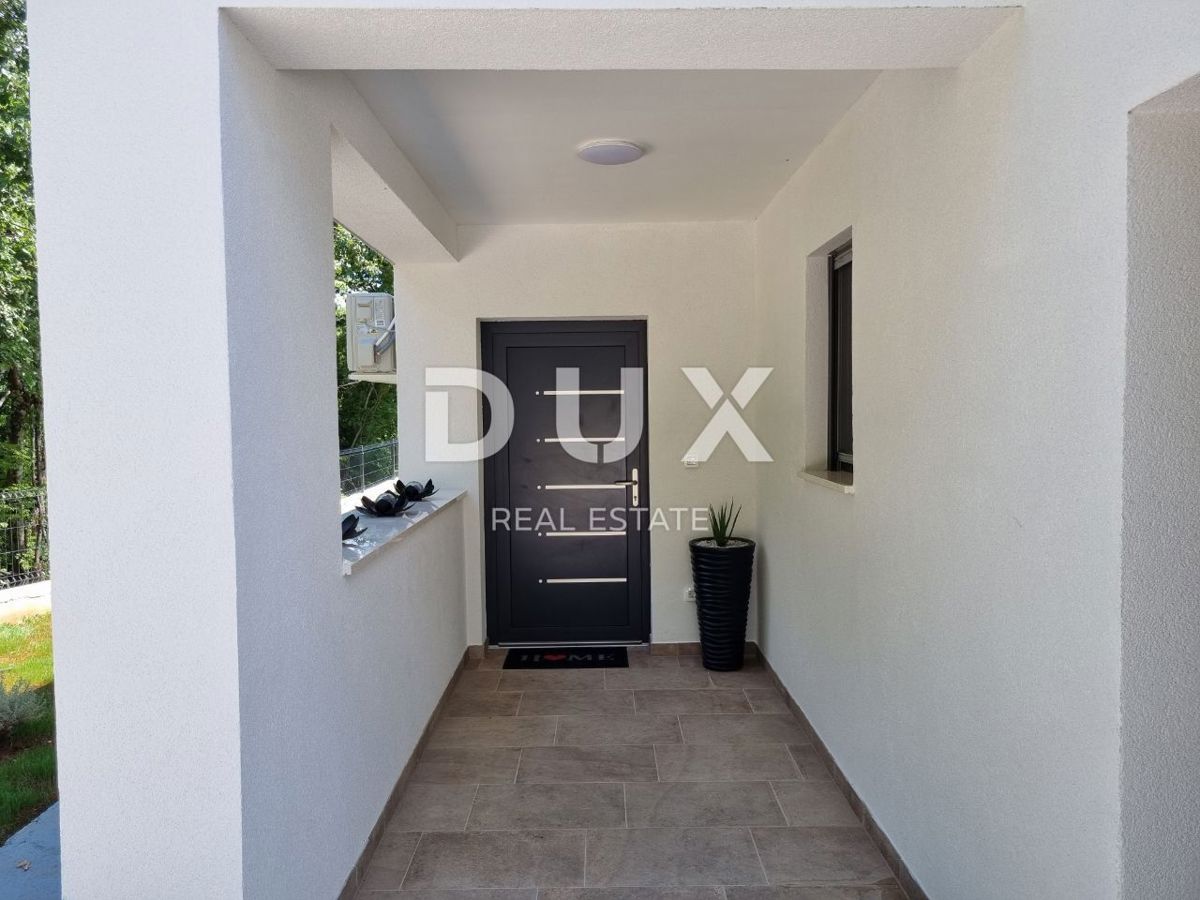 ISTRA, SVETVINČENAT - Moderna enonadstropna hiša z bazenom, obdana z naravo