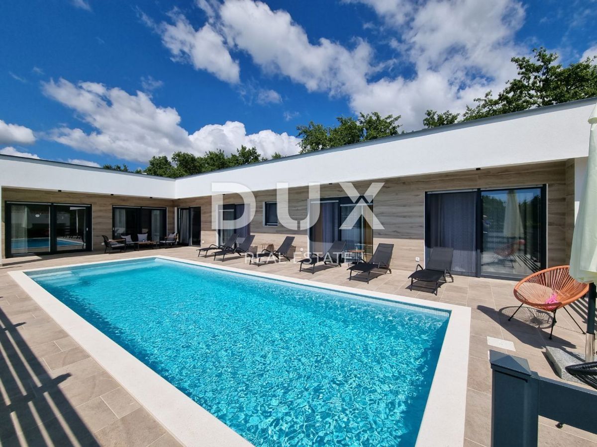 ISTRA, SVETVINČENAT - Moderna enonadstropna hiša z bazenom, obdana z naravo