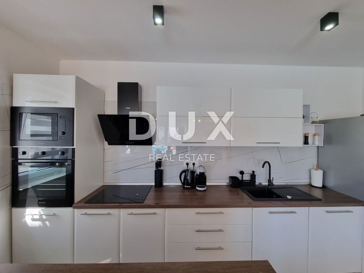 ISTRA, SVETVINČENAT - Moderna enonadstropna hiša z bazenom, obdana z naravo