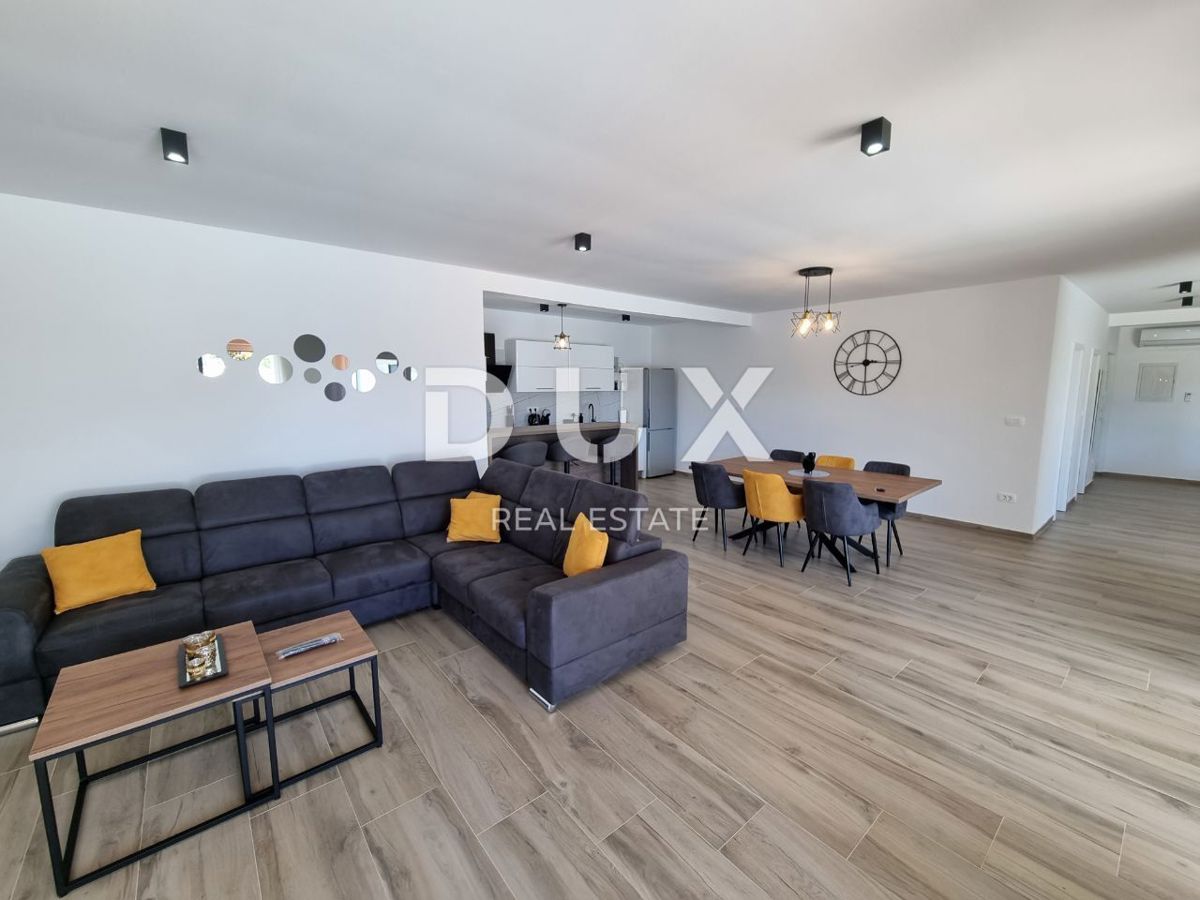 ISTRA, SVETVINČENAT - Moderna enonadstropna hiša z bazenom, obdana z naravo