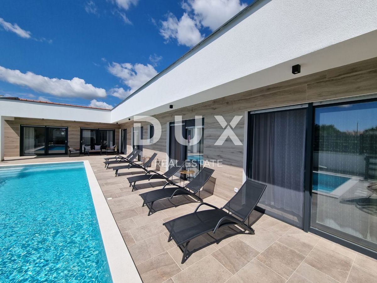 ISTRA, SVETVINČENAT - Moderna enonadstropna hiša z bazenom, obdana z naravo