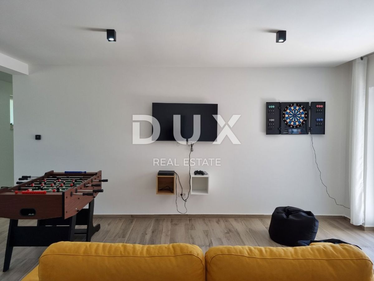 ISTRA, SVETVINČENAT - Moderna enonadstropna hiša z bazenom, obdana z naravo