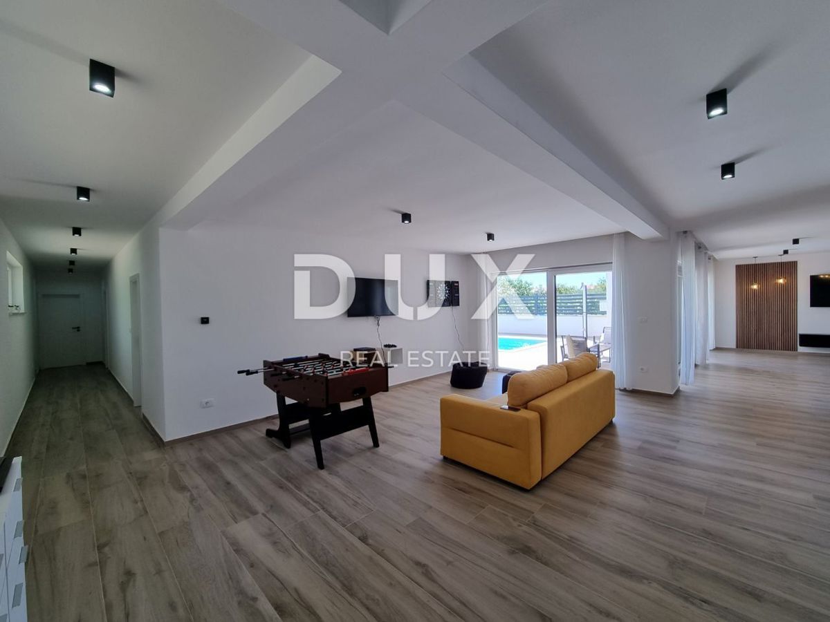 ISTRA, SVETVINČENAT - Moderna enonadstropna hiša z bazenom, obdana z naravo