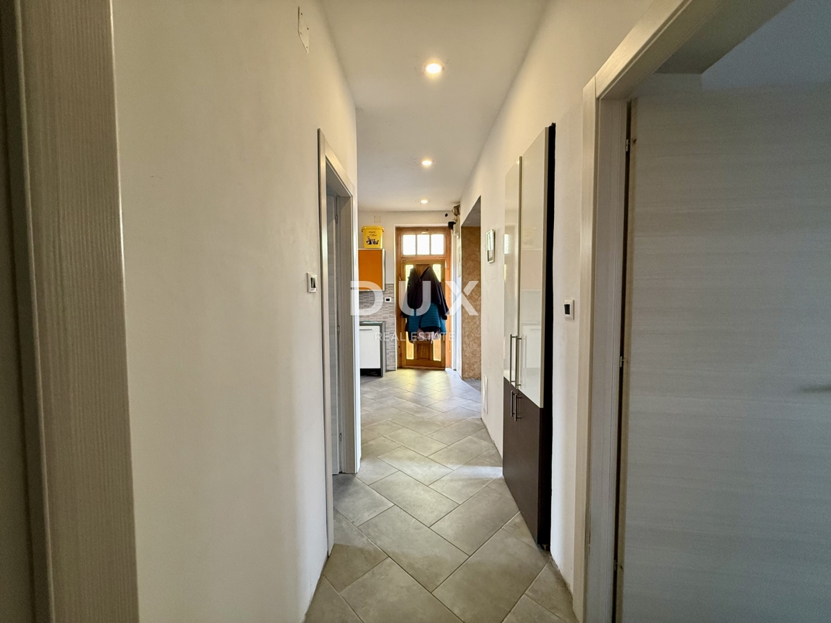 RIJEKA, DONJI ZAMET - 2 spalnici, vrt, parkirišče, lokacija, nova fasada in streha!