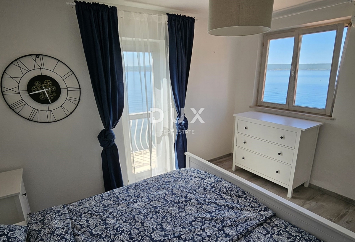 ZADAR, MASLENICA - Posebna hiša v 1. vrsti do morja!