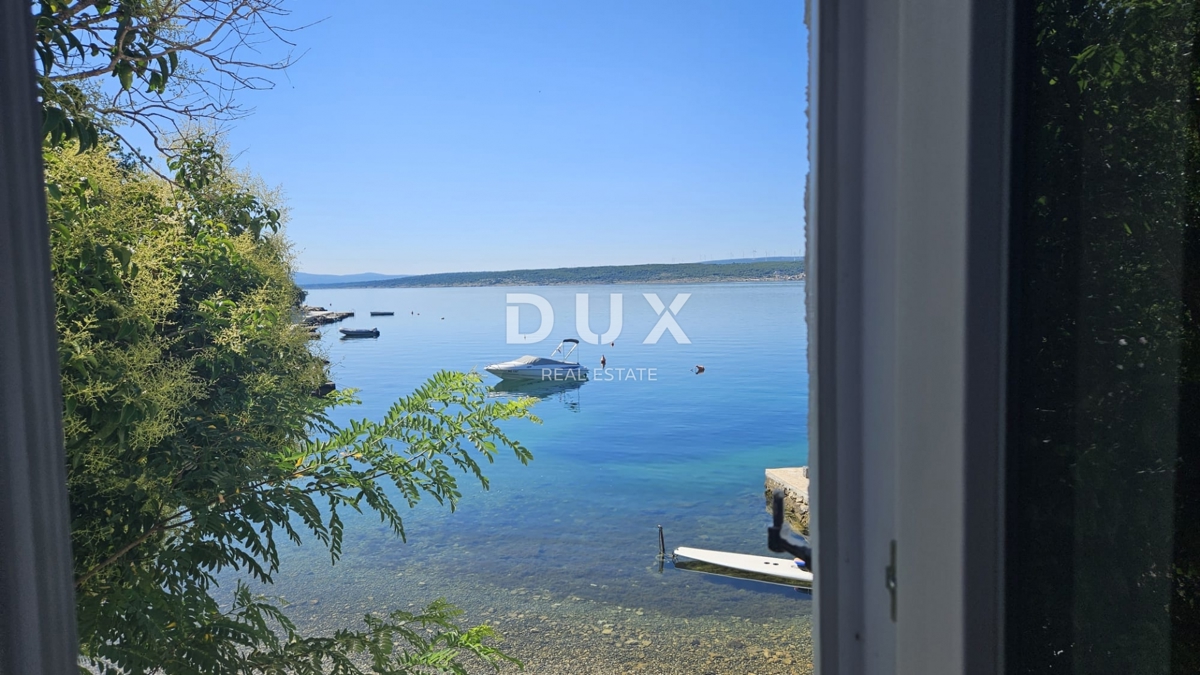 ZADAR, MASLENICA - Posebna hiša v 1. vrsti do morja!