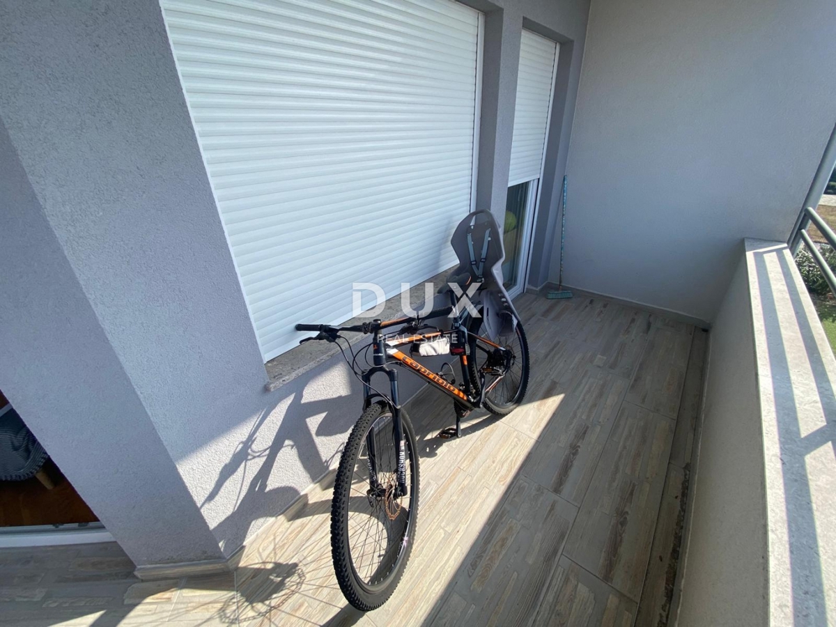 KASTAV, REŠETARI - 2-sobno stanovanje z 2 balkonoma v NOVEJŠI stavbi s pogledom na morje! PRILOŽNOST!