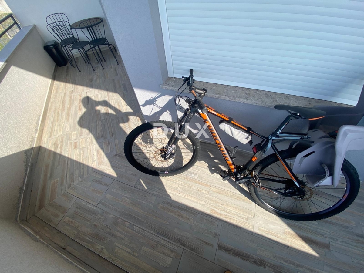 KASTAV, REŠETARI - 2-sobno stanovanje z 2 balkonoma v NOVEJŠI stavbi s pogledom na morje! PRILOŽNOST!