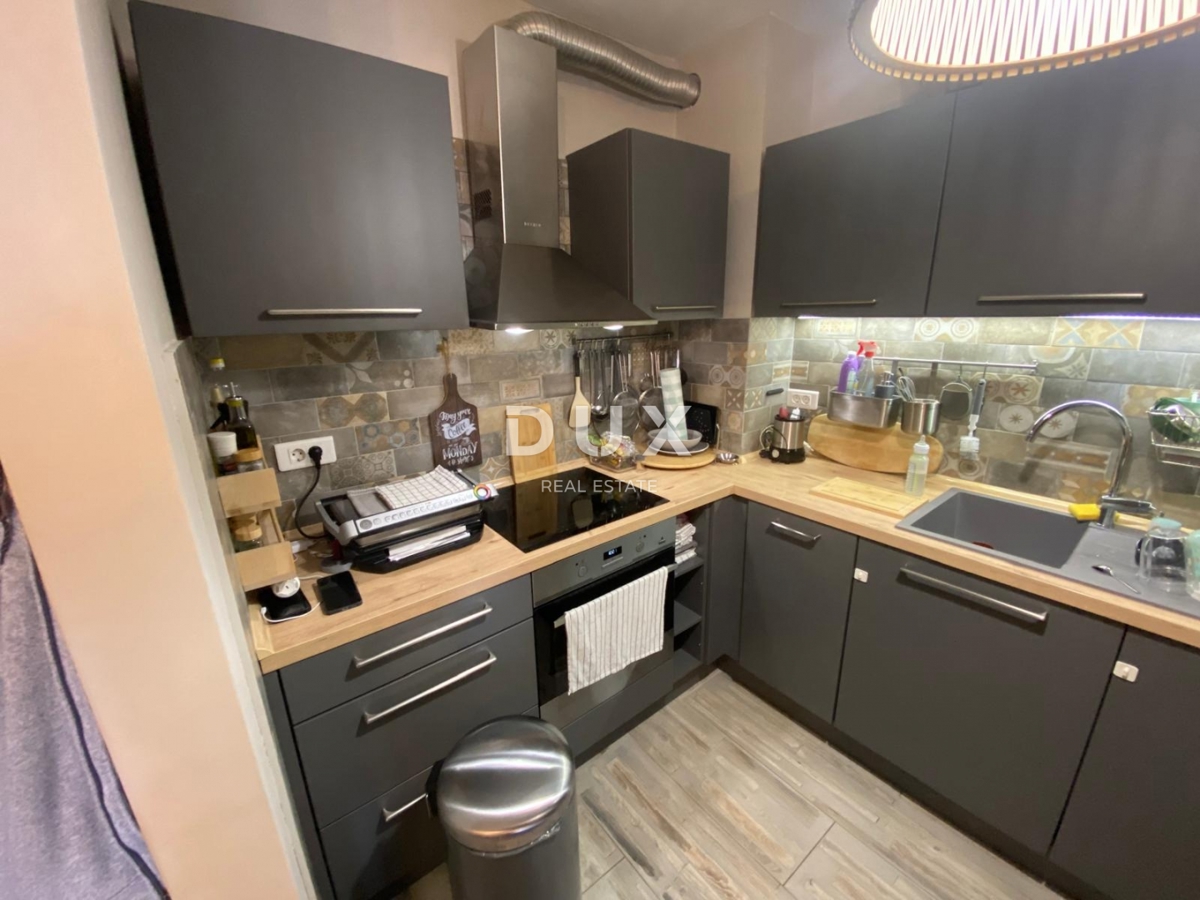 KASTAV, REŠETARI - 2-sobno stanovanje z 2 balkonoma v NOVEJŠI stavbi s pogledom na morje! PRILOŽNOST!