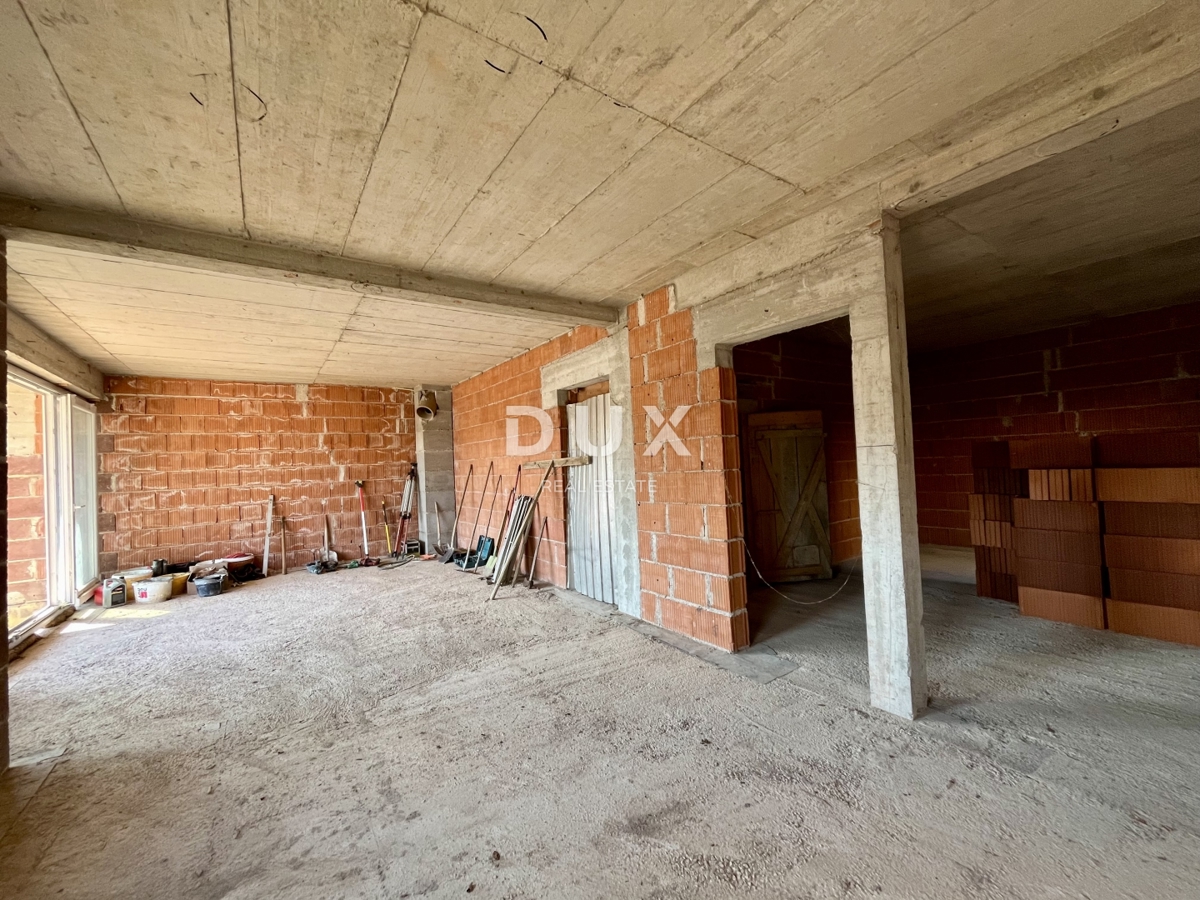 RIJEKA, SRDOČI - Novogradnja s 3 spalnicami in dnevno sobo ter 300 m2 vrta