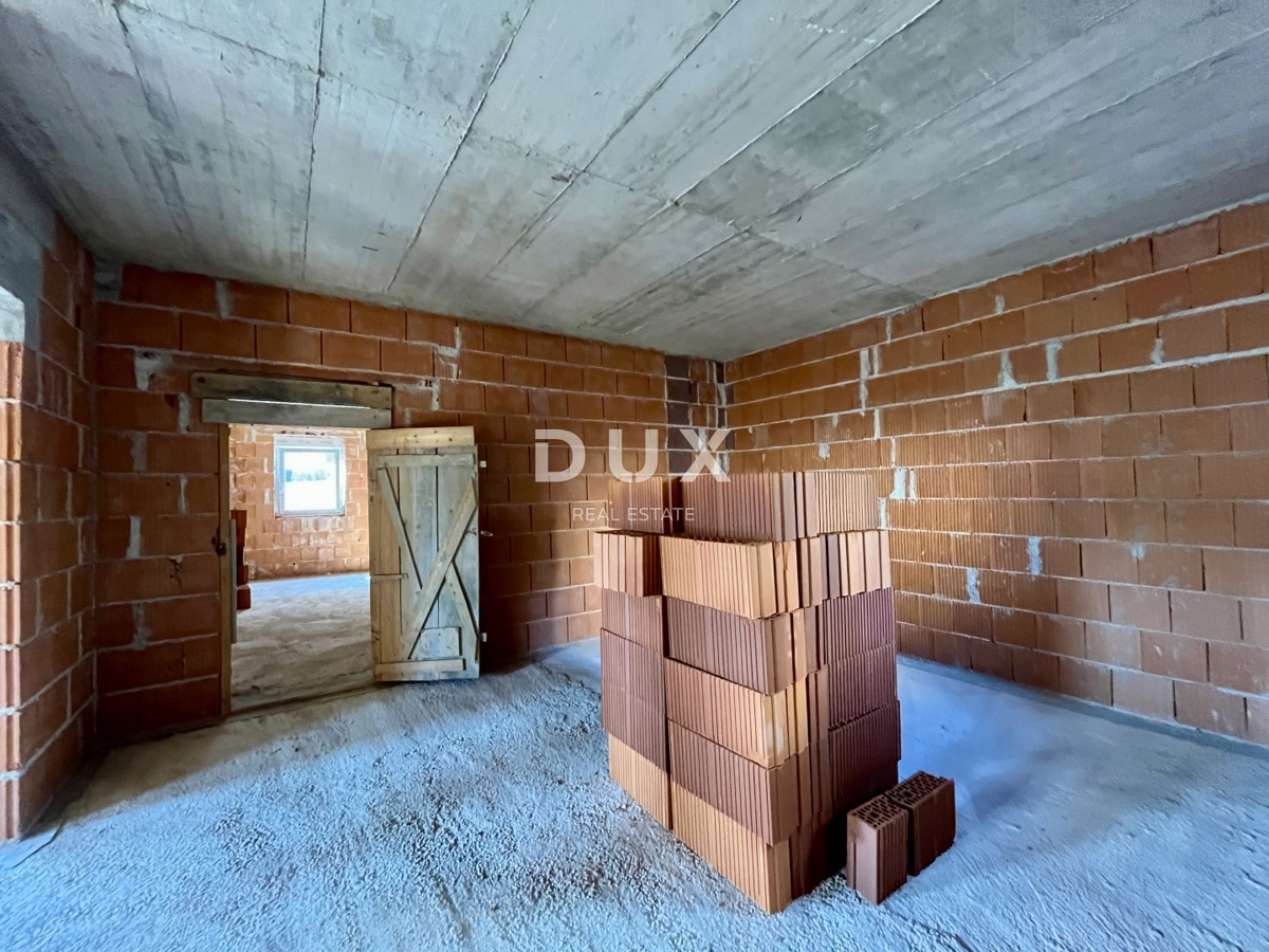 RIJEKA, SRDOČI - Novogradnja s 3 spalnicami in dnevno sobo ter 300 m2 vrta