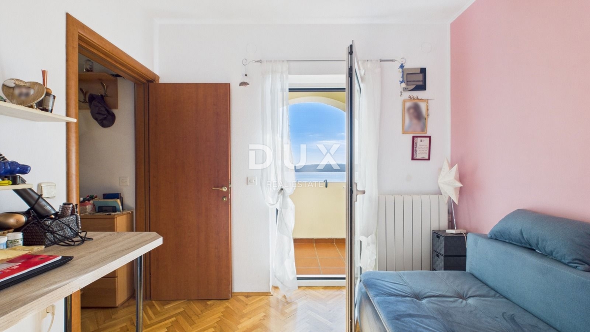 CRIKVENICA, SELCE - Sončno stanovanje z balkonom in panoramskim pogledom na morje