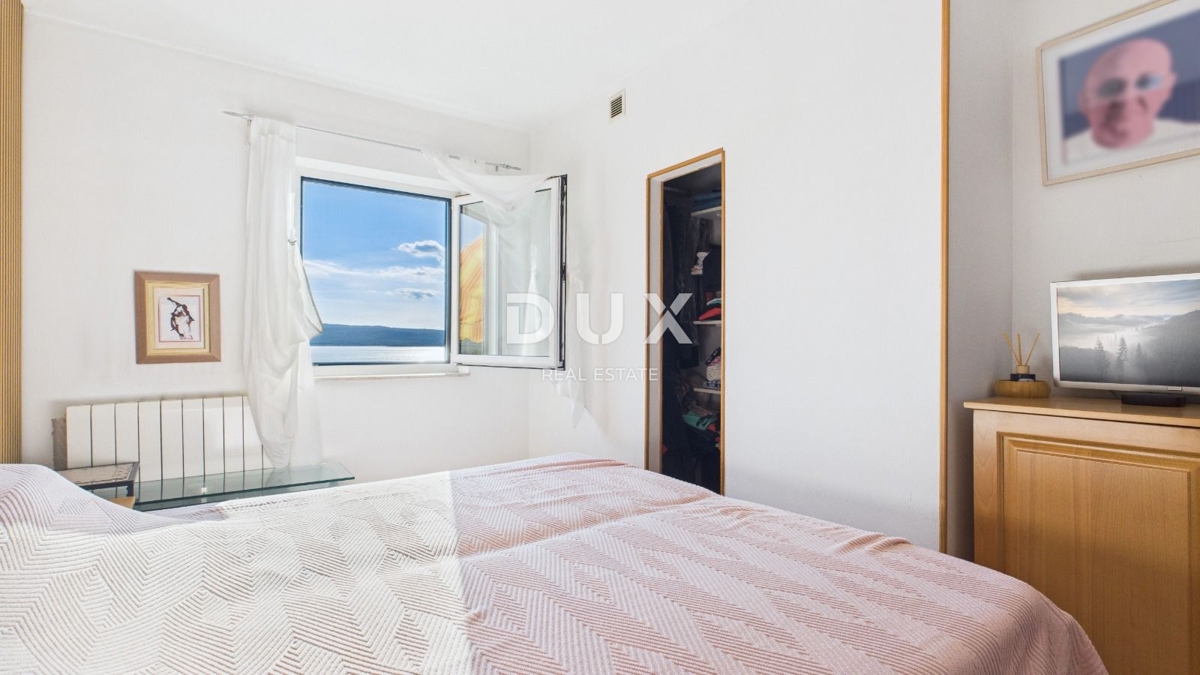 CRIKVENICA, SELCE - Sončno stanovanje z balkonom in panoramskim pogledom na morje