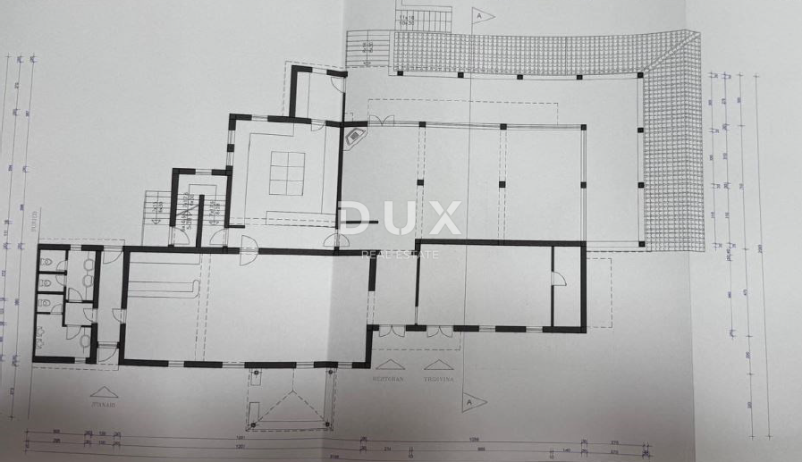 OPATIJA, MATULJI, ŠAPJANE - samostojna hiša (poslovni objekt 780 m2) + 3.484 m2 vrta! PRILOŽNOST!
