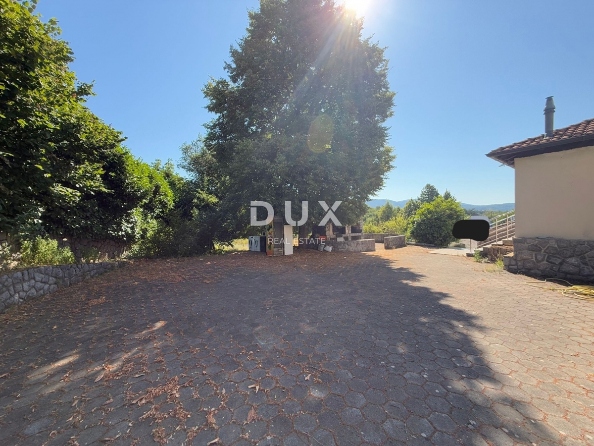 OPATIJA, MATULJI, ŠAPJANE - samostojna hiša (poslovni objekt 780 m2) + 3.484 m2 vrta! PRILOŽNOST!