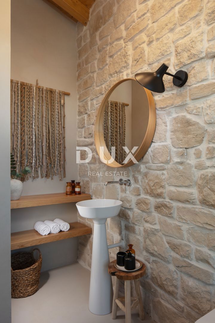 ISTRA, TINJAN - Dizajnerska vila z wellnessom in pogledom na morje