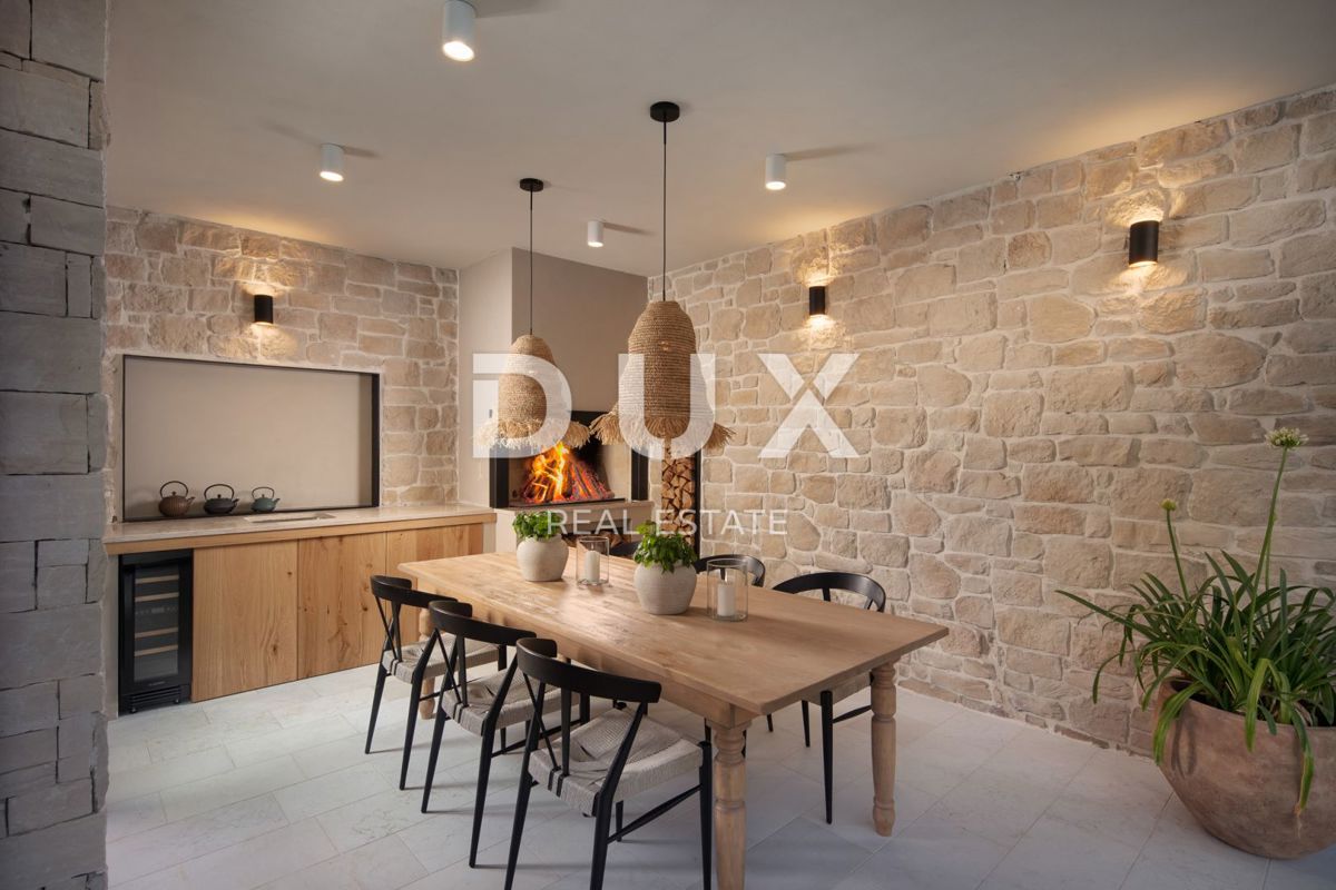 ISTRA, TINJAN - Dizajnerska vila z wellnessom in pogledom na morje
